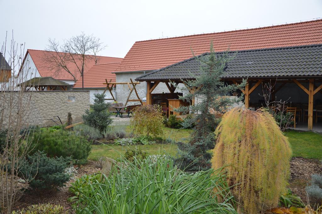 Statek 3 - Wellness & Spa Hotel Hluboka nad Vltavou Exterior photo
