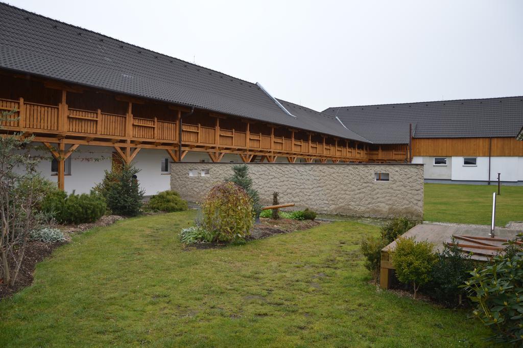 Statek 3 - Wellness & Spa Hotel Hluboka nad Vltavou Exterior photo