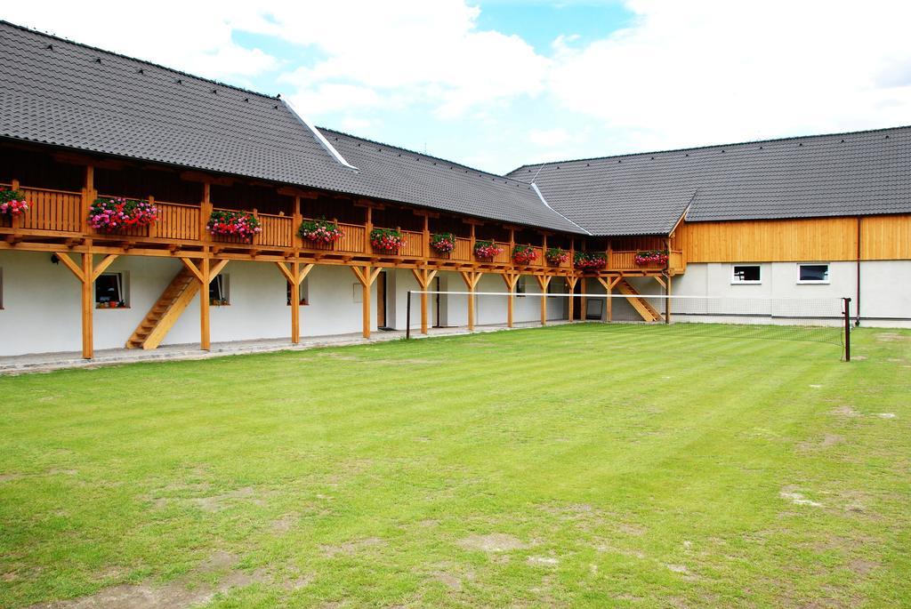 Statek 3 - Wellness & Spa Hotel Hluboka nad Vltavou Exterior photo