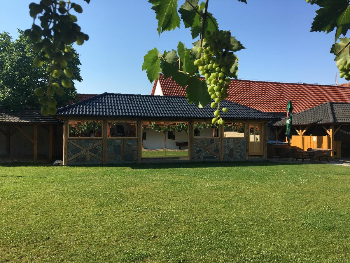 Statek 3 - Wellness & Spa Hotel Hluboka nad Vltavou Exterior photo